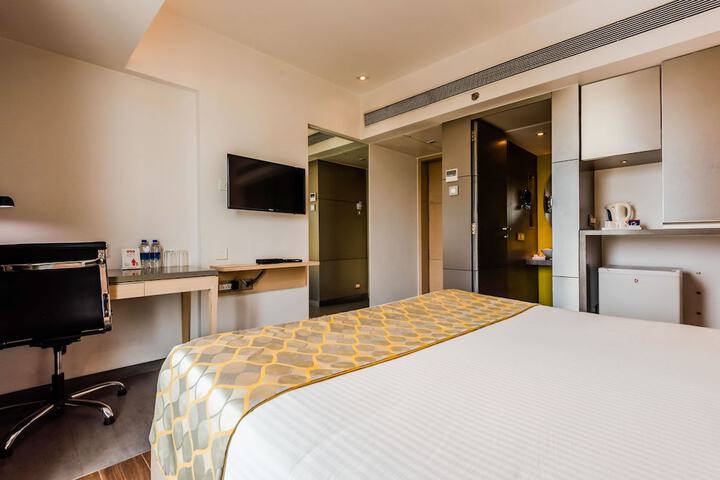 Room 8 of 49