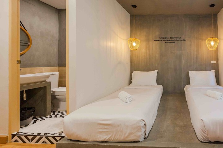 Room 16 of 47