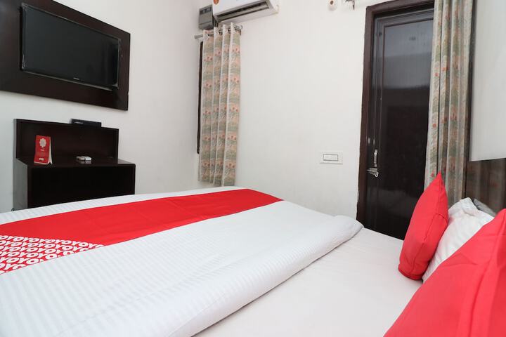 Room 14 of 22