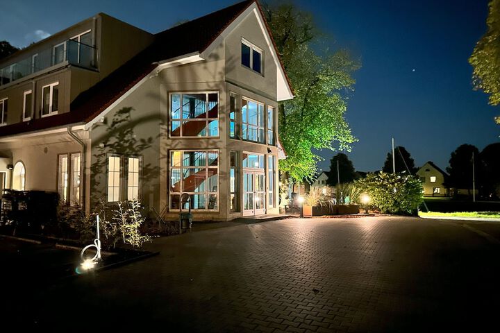 Hotel Schöne Aussicht Stilvoll modern, direkt am Rüstersieler Hafen