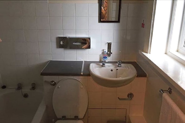 Room 8 of 19