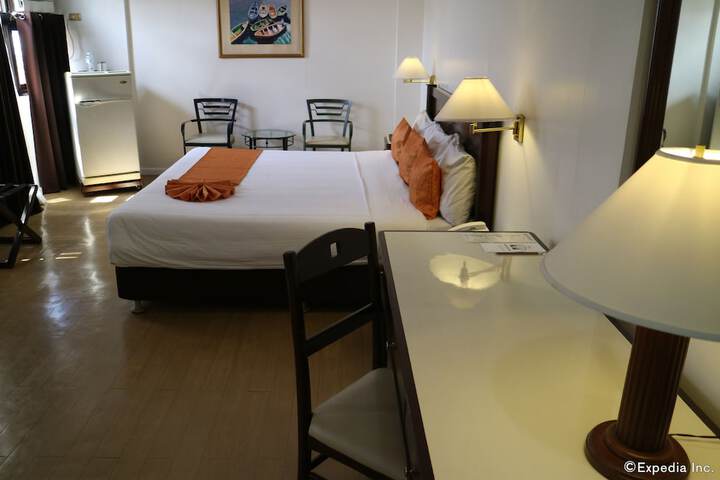 Room 38 of 77