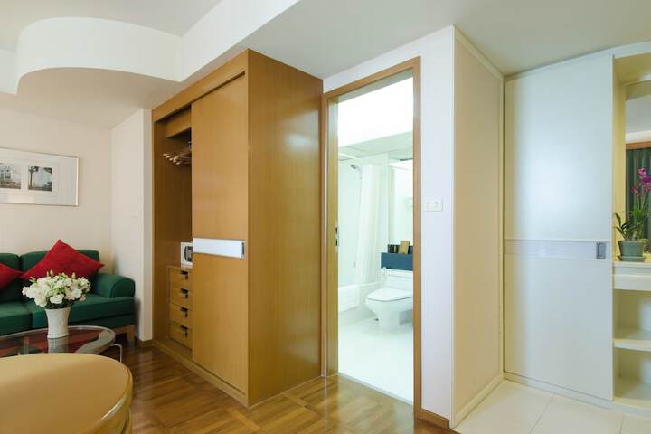 Room 5 of 62