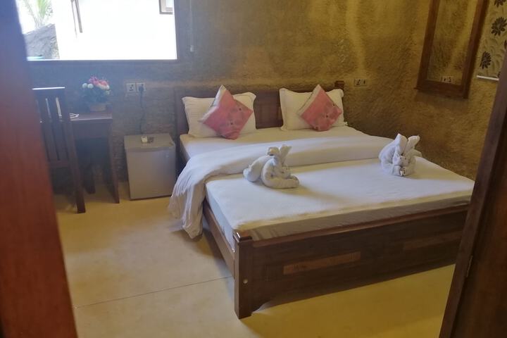 Room 27 of 74