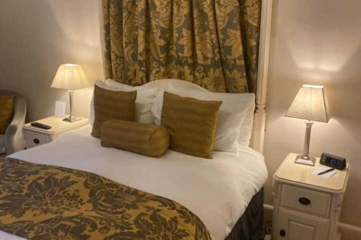 Room 14 of 95