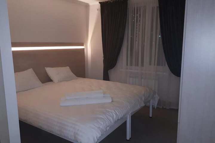 Room 4 of 42