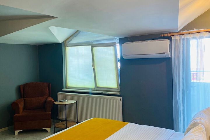Room 12 of 39