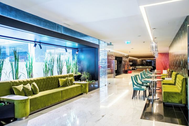 Entrance & Lobby