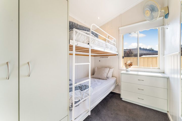 Room 4 of 211