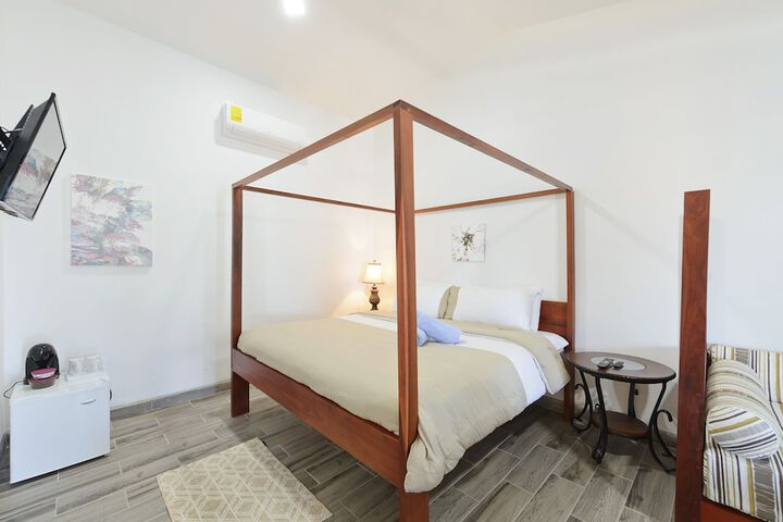 Room 10 of 68