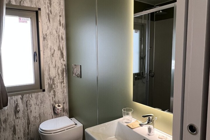 Room 16 of 23