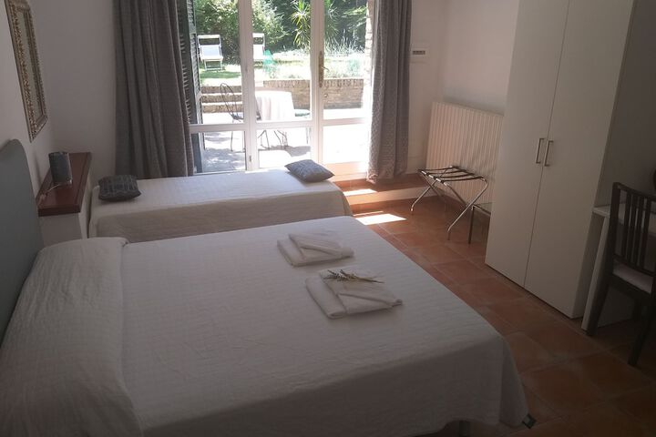 Room 21 of 53
