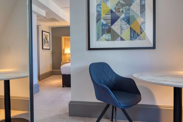 Room 18 of 103
