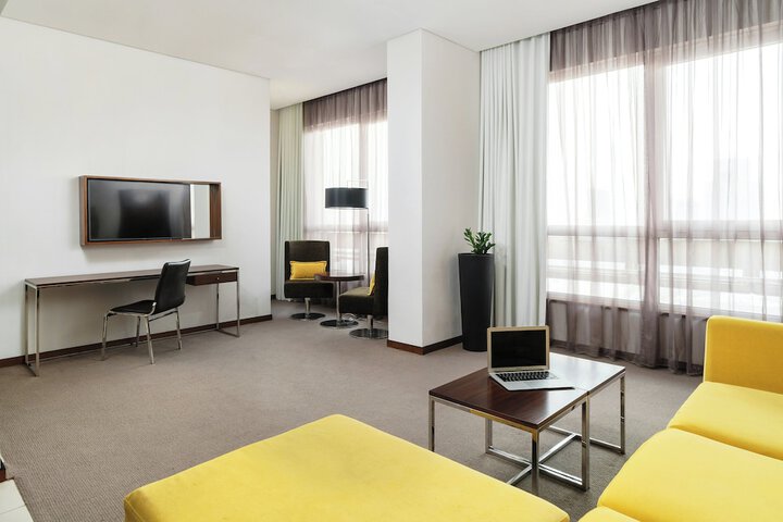 Room 34 of 131
