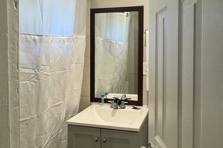 Room 19 of 33