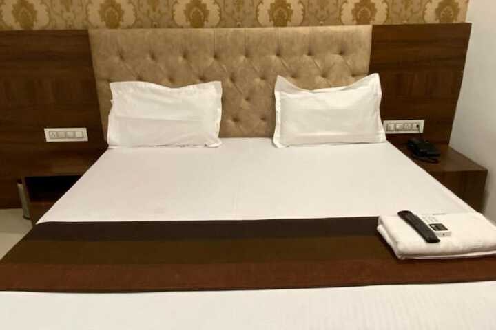 Room 5 of 27