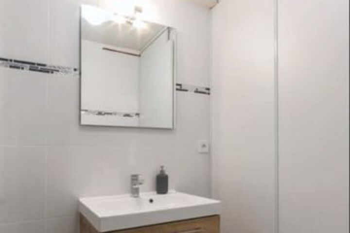 Room 4 of 19