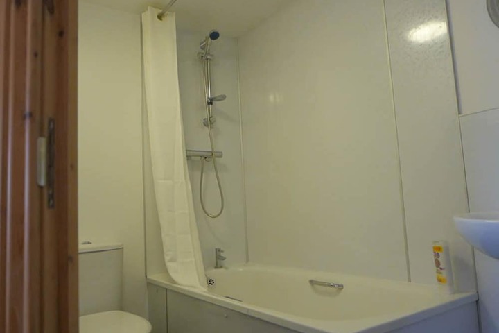Room 11 of 18