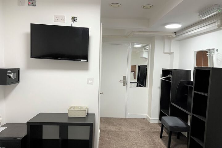 Room 81 of 127