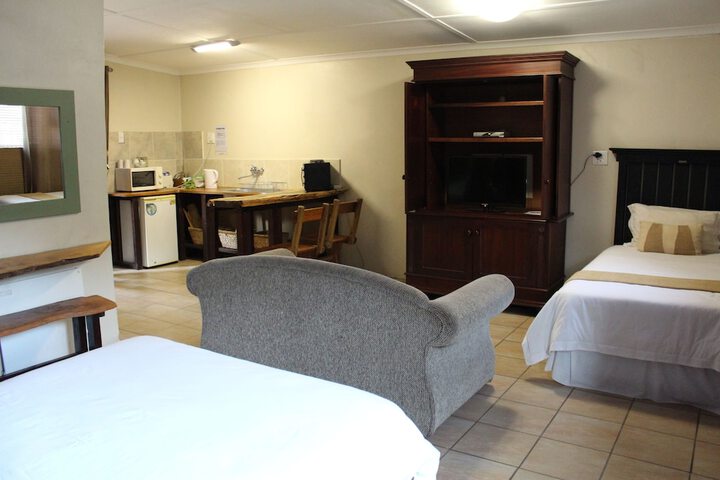 Room 8 of 28