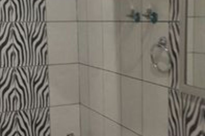 Room 4 of 27