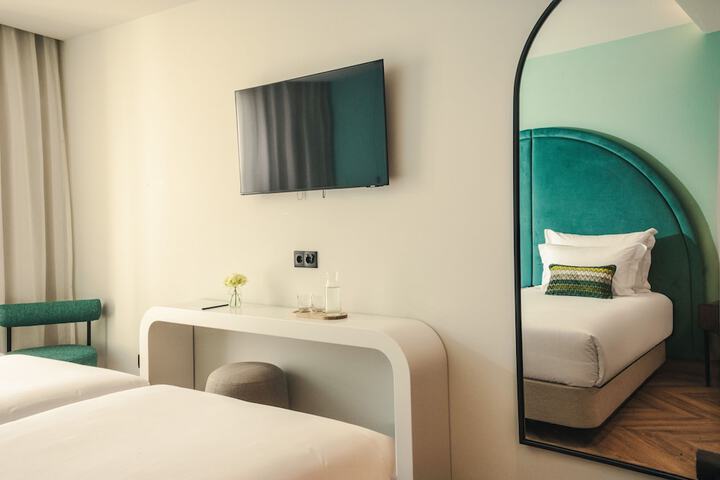 Room 7 of 26