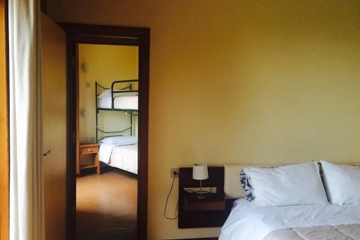 Room 2 of 25