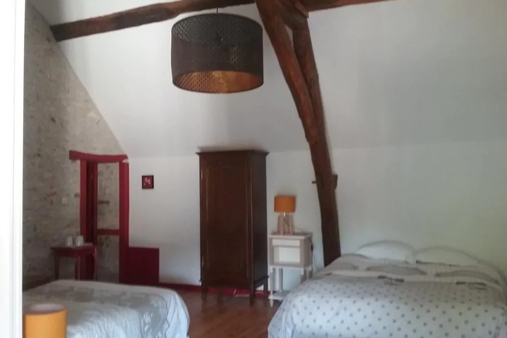 Room 5 of 9