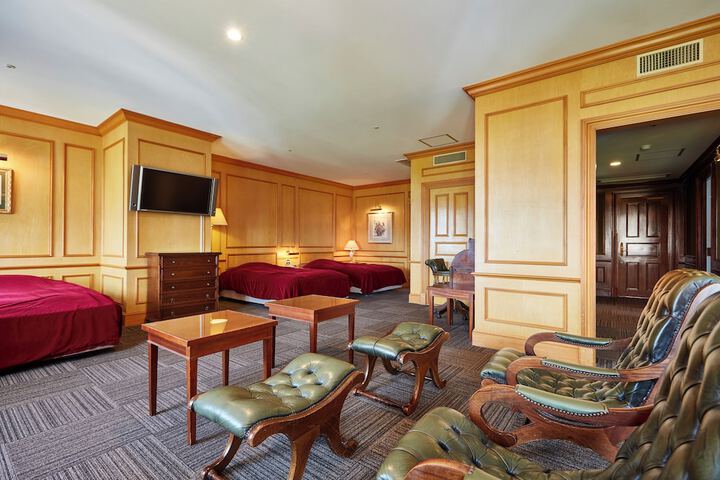 Room 44 of 87