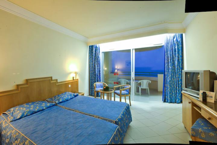 Room 7 of 50