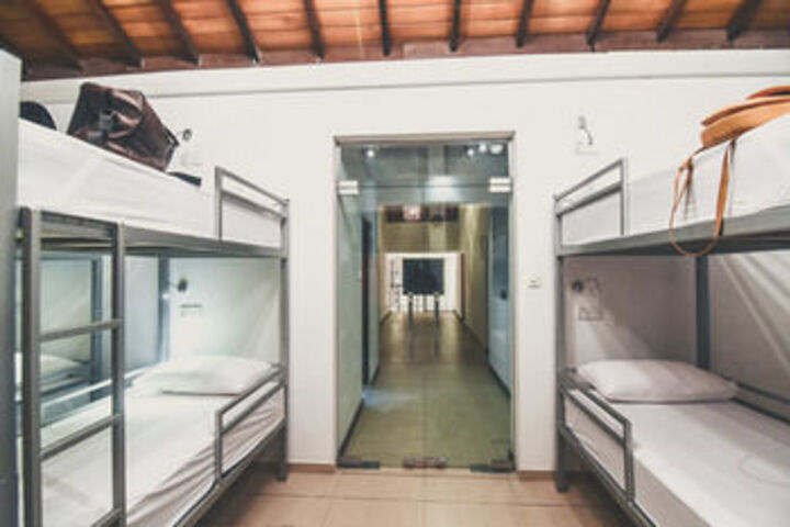 Room 17 of 33