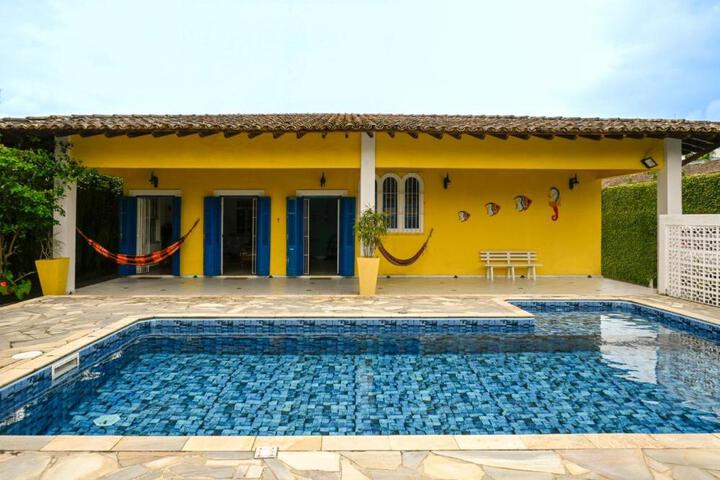 Pé na Areia com Piscina e Churrasqueira - 2 suítes