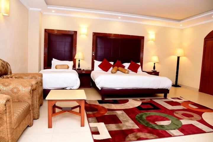 Room 12 of 28