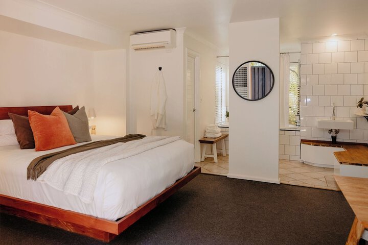 Room 13 of 73