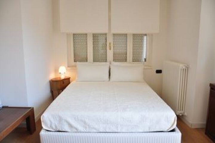 Room 9 of 21