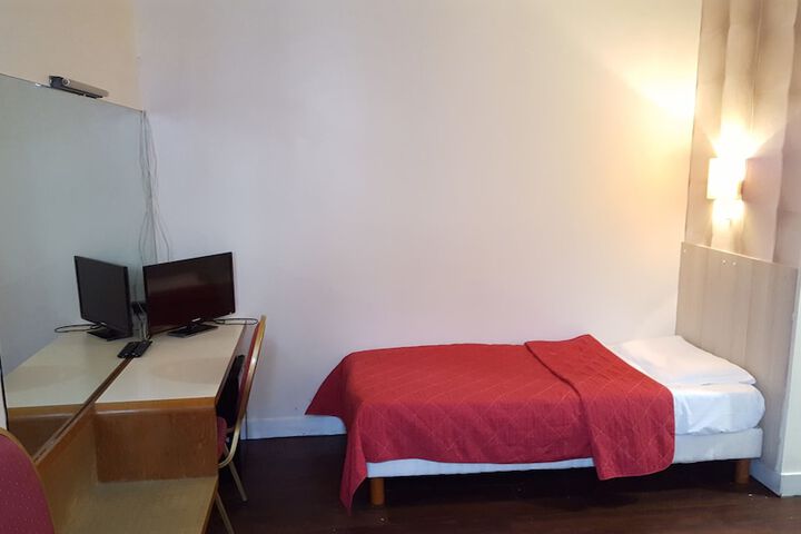 Room 14 of 38
