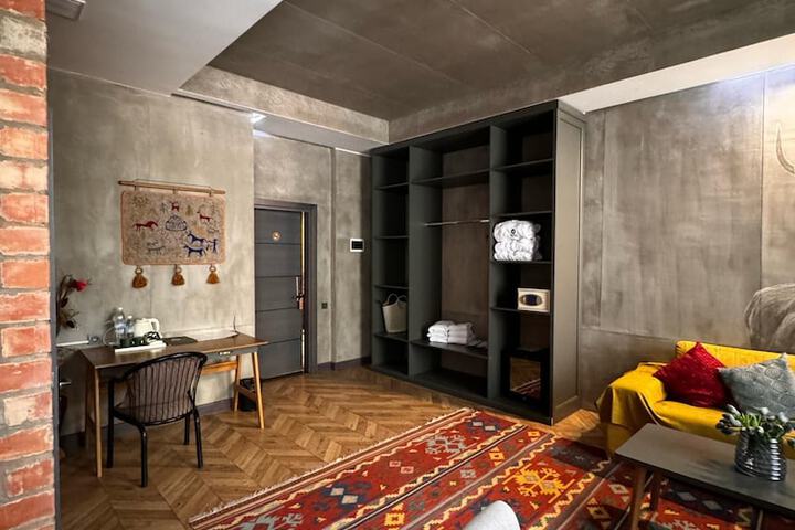 Room 60 of 117