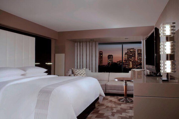 Room 44 of 108