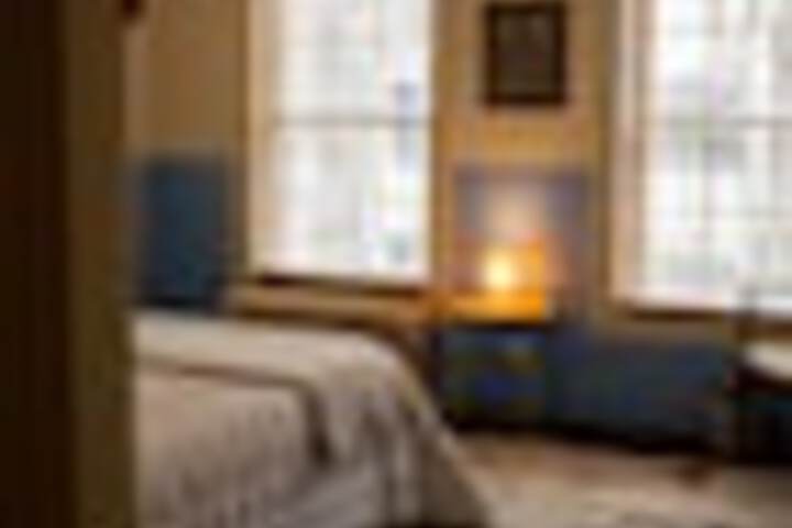 Room 32 of 126