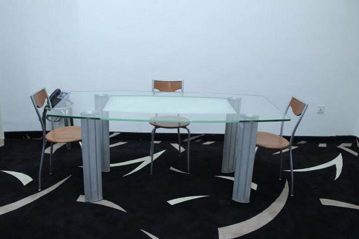 Room 6 of 8