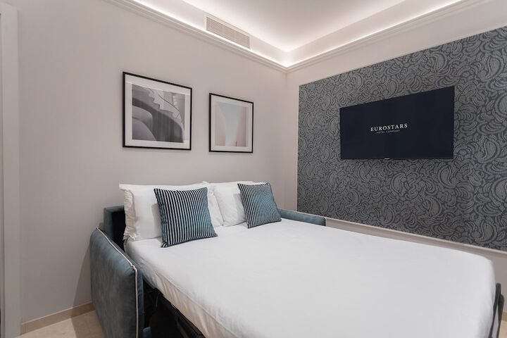 Room 16 of 31