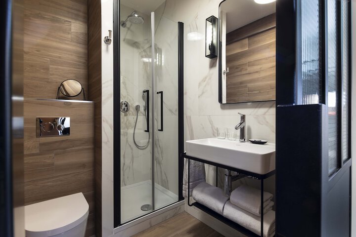 Clean Restrooms