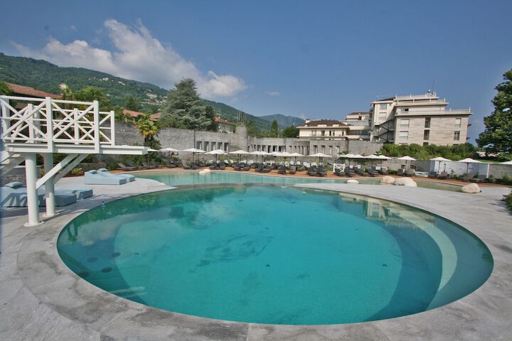 Hotel with Pool