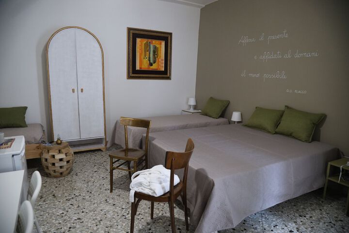 Room 3 of 36