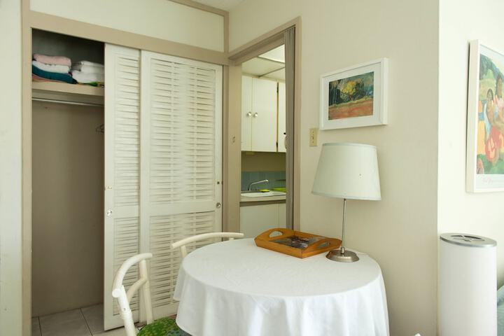 Room 5 of 25
