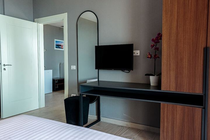Room 16 of 111