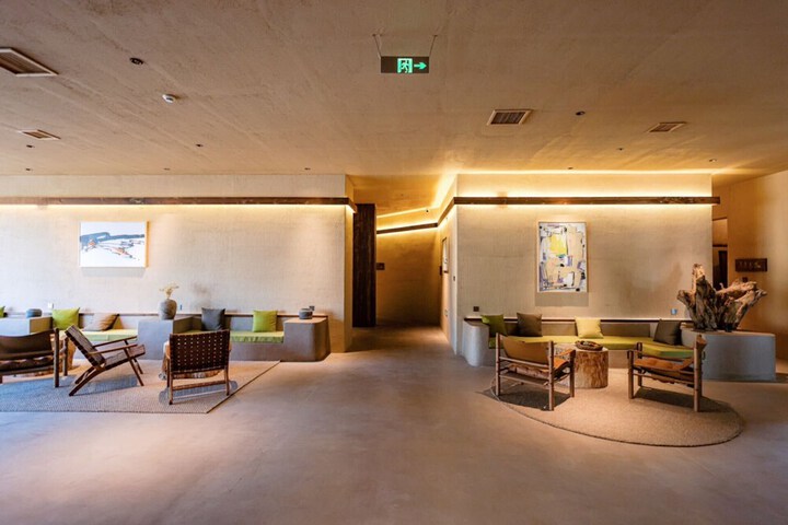 Hotel Interior 4 of 47