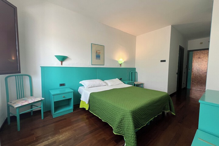 Room 3 of 50