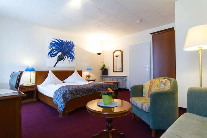 Room 6 of 43