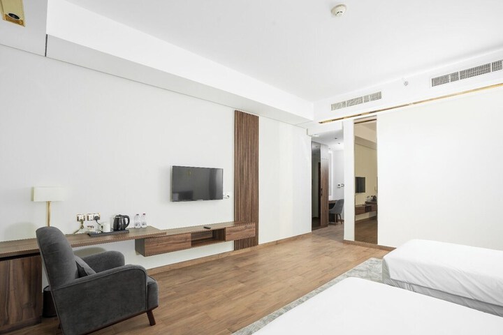 Room 8 of 21
